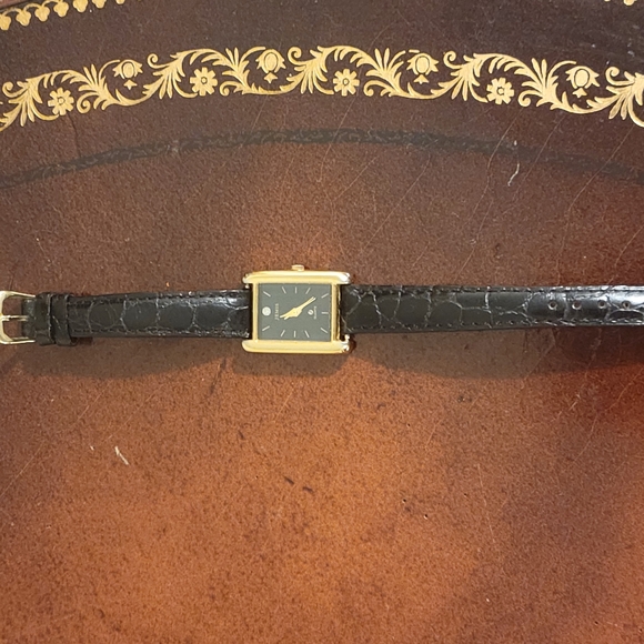 Jemis Quartz Dress Watch With Genuine Diamond - Picture 4 of 8